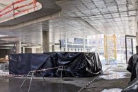 hlavný vchod do nákupného centra