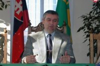 18. máj 2000 - Ján Slota ešte ako primátor sedí v zasadačke starej radnice.