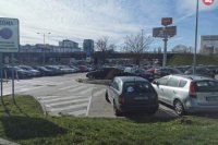 parkovisko pred Auparkom v Bratislave