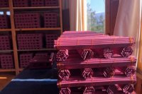 Pracuje na tom niekoľko budhistov.