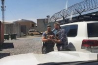 Za bránami uzavretého areálu kábulského letiska.