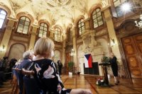 Na snímke vpravo prezidentka SR Zuzana Čaputová počas slávnostnej ceremónie.