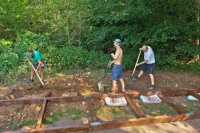 Chodník na Sigorde vznikol počas jedného dňa, pracovali na ňom najmä zamestnanci telekomunikačného operátora SWAN (4ka).
