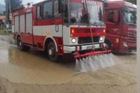 Hasiči mali v Hermanovciach pri Prešove po búrke plné ruky práce.