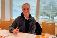 Naopak, najmladšou členkou je Ema, ktorá má 18 rokov.