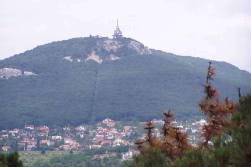 Ilustračný obrázok k článku FOTO: Projekt novej lanovky je hotový, na Zobor vás vyvezie za necelých 5 minút