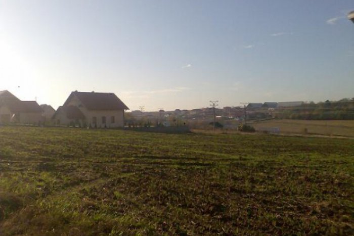 Ilustračný obrázok k článku Sprísnili sa podmienky pri kúpe pozemkov: Za päť rokov sa ich najviac predalo v našom okrese