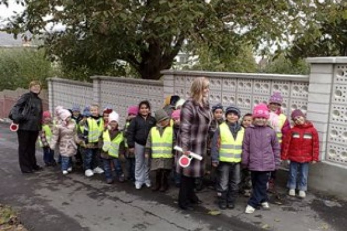 Ilustračný obrázok k článku Materské školy sú preplnené: Desiatky detí nemá mesto kam umiestniť!