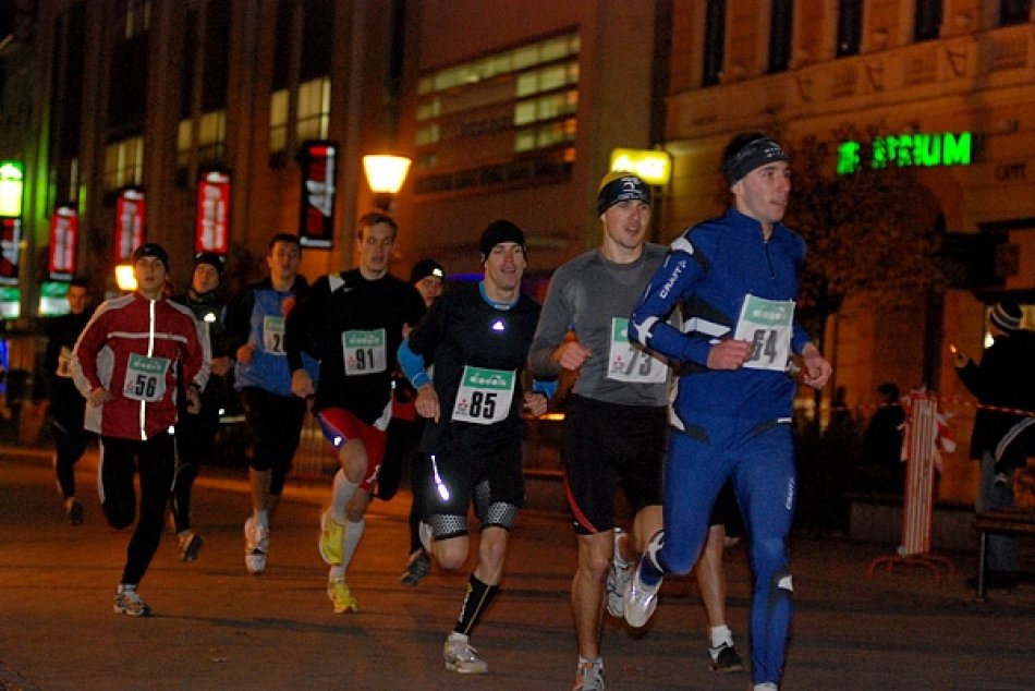 Ilustračný obrázok k článku Pešia zóna bude patriť športovcom: Blíži sa Večerný beh Nitrou