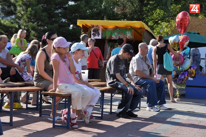 Ilustračný obrázok k článku Obľúbené Chrenovské stánky sa blížia: Čo všetko nás čaká pred Agrokomplexom?