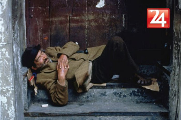 Ilustračný obrázok k článku Najkrutejšie obdobie roka pre bezdomovcov: Mestskí policajti im neraz zachraňujú životy