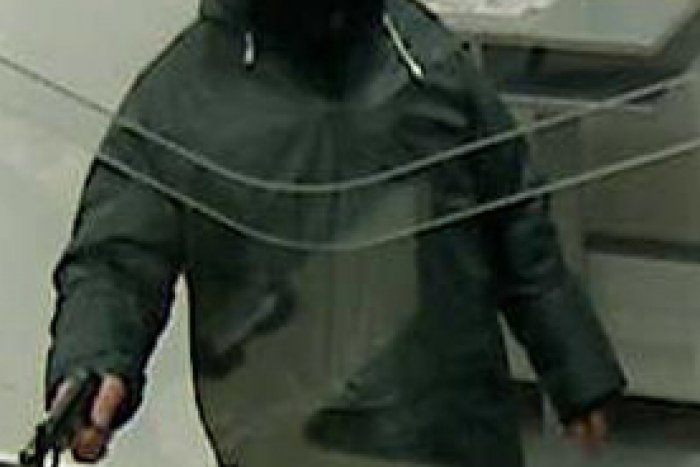 Ilustračný obrázok k článku Ďalšie obvinenie Dávida (19) zo Spišskej: Prepad s pištoľou pri barovom pulte!