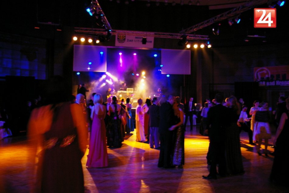 Ilustračný obrázok k článku Plesová sezóna na spadnutie: Kde v Žiari a okolí sa zabavíme?