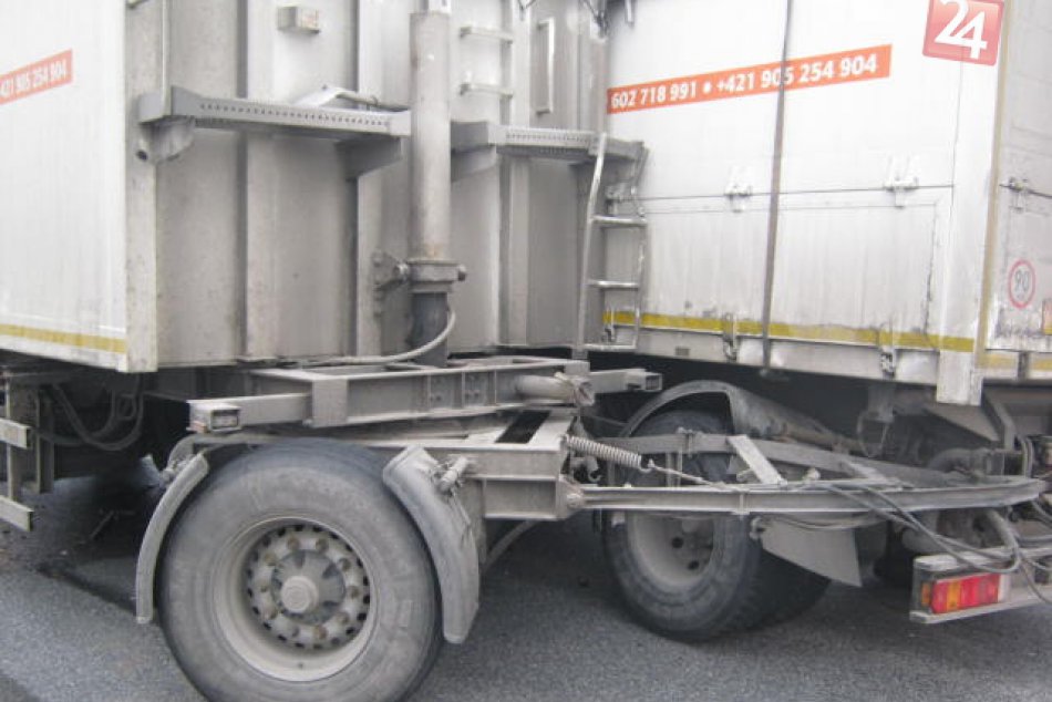 Ilustračný obrázok k článku Ranná nehoda na rýchlostnej ceste R1: Kamión zablokoval cestu