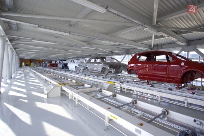 Ilustračný obrázok k článku Europoslanec navštívil automobilku KIA: Mikolášik sa zaujímal aj o mzdové podmienky zamestnancov