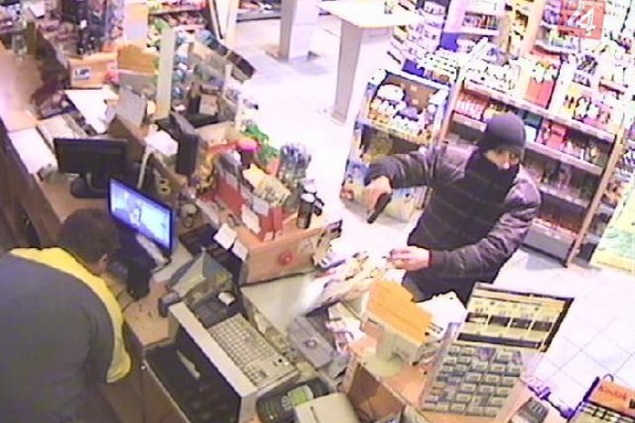 Ilustračný obrázok k článku Dramatický prepad benzínky: Lupič dnu vtrhol s nožom a maskou zjazvenej tváre!