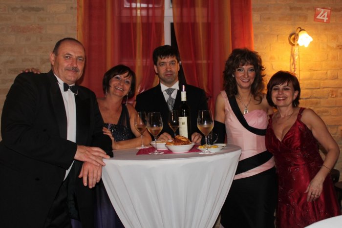 Ilustračný obrázok k článku Mesto šetrí, kde sa dá: Na mestský ples tento rok zabudnite!