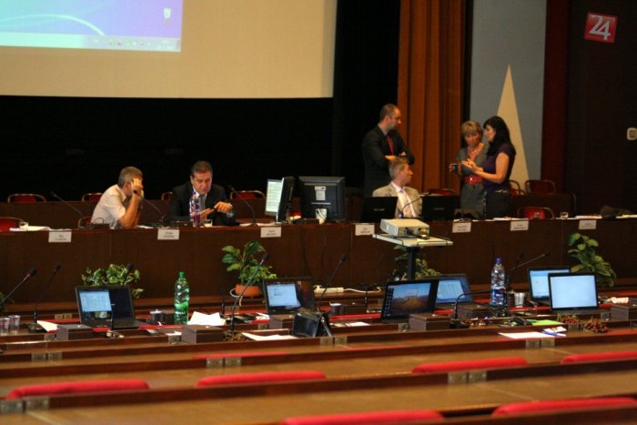 Ilustračný obrázok k článku Sledovali ste ONLINE: Poslanci o zmenách v centre mesta a futbalovom štadióne