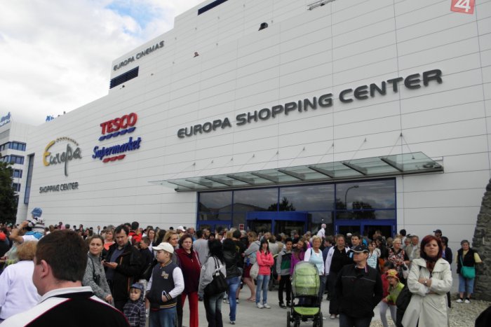 Ilustračný obrázok k článku Sú to milióny: Tipnite si, koľko ľudí navštívilo zvolenskú Europu v roku 2013!