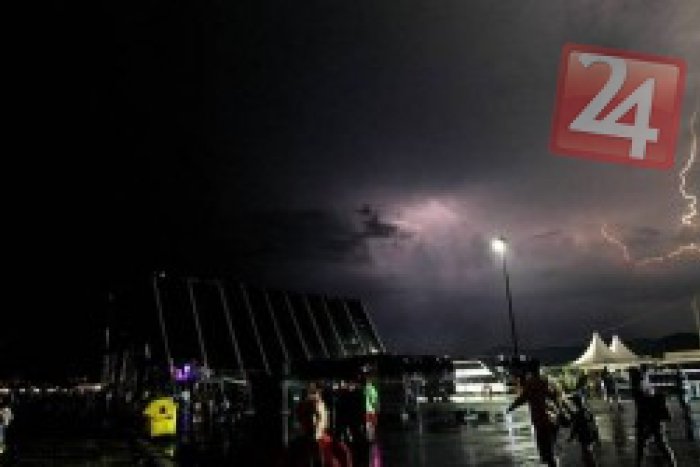 Ilustračný obrázok k článku Vyvádzanie silnej búrky v kraji: Úder blesku stojí pravdepodobne až za dvomi požiarmi!