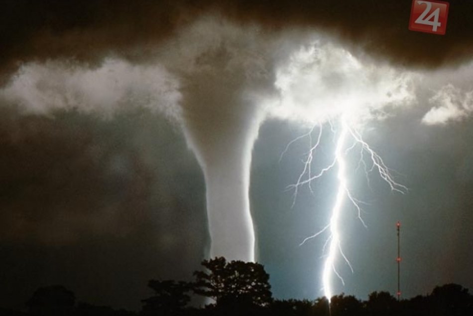 Ilustračný obrázok k článku Česi hovoria o tornáde, škody sú brutálne: Slovensko zatiaľ pred Sabine v zákryte