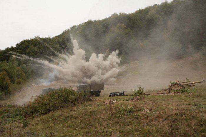 Ilustračný obrázok k článku OBRAZOM: Tanky, delá a partizáni prilákali stovky ľudí