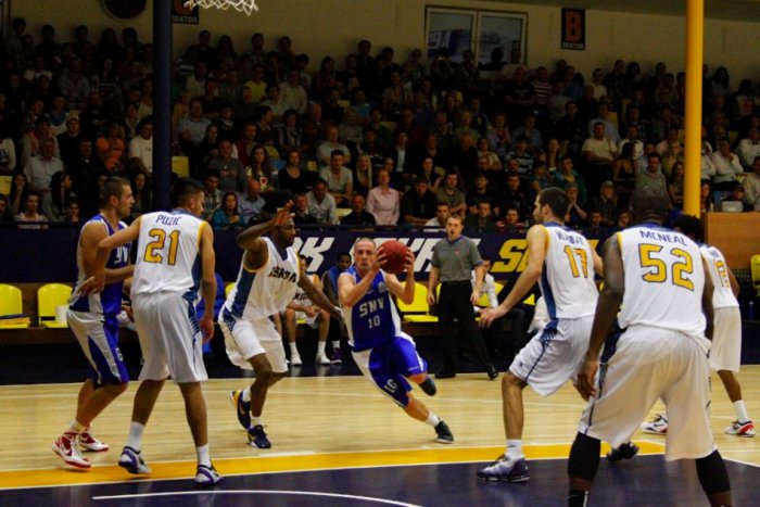 Ilustračný obrázok k článku Iskre chýba obrana. V útoku to tiež nie je pravé orechové