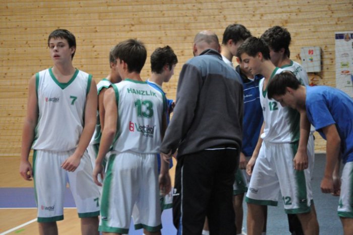 Ilustračný obrázok k článku VIDEO: Kadetov hnali dopredu domáci diváci