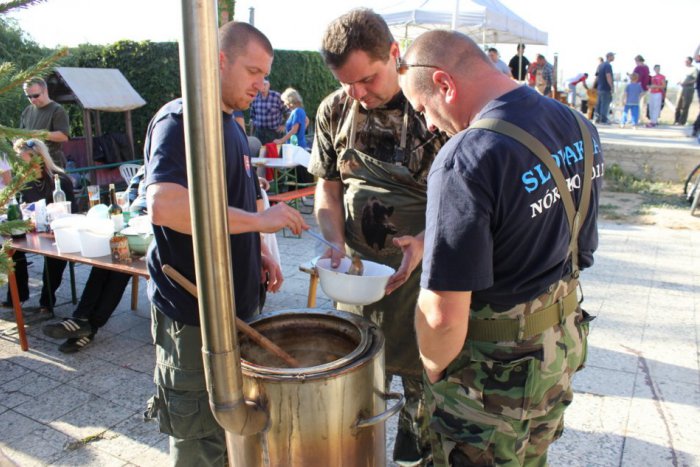 Ilustračný obrázok k článku Jašterský guláš sa blíži: Prídu Nóri, Švédi aj Tigre z Leopoldova