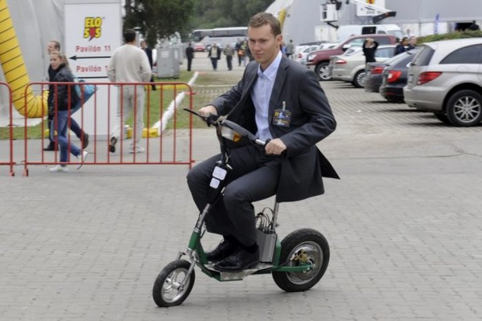 Ilustračný obrázok k článku Študenti STU vyrobili špeciálny elektrický skúter