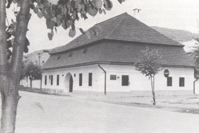 Ilustračný obrázok k článku Pýcha mesta chátra ďalej: Zbierka gymnázium nezachráni