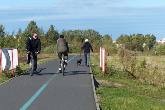 Ilustračný obrázok k článku Na toto si dajte pozor: Prechádzka po cyklochodníku vás môže stáť peniaze i úraz