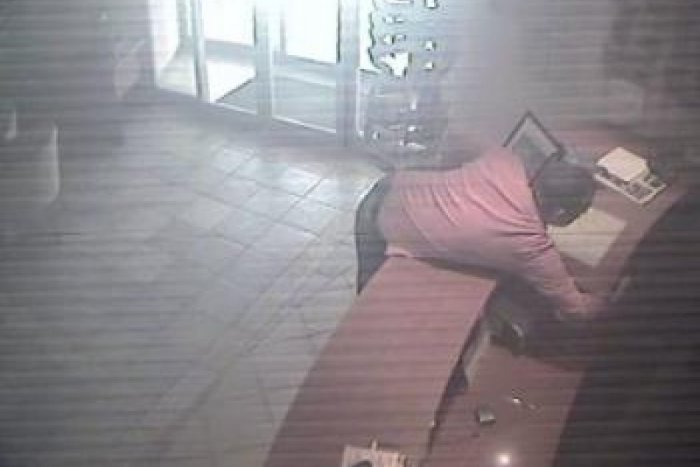 Ilustračný obrázok k článku Rafinovaná krádež v priamom prenose: Akciu zlodejov zachytili kamery