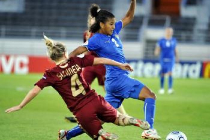 Ilustračný obrázok k článku Brutálny zákrok v ženskom futbale: Hráčka z rozbehu kopla súperku do hlavy