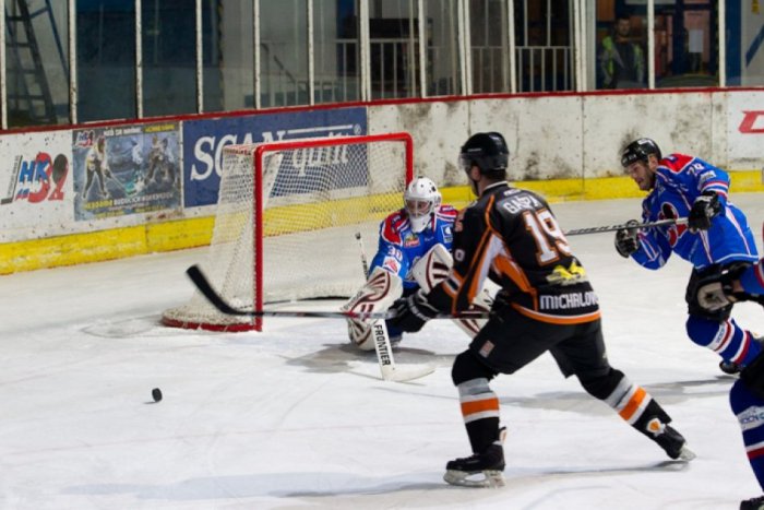 Ilustračný obrázok k článku Mikulášania si išli do Michaloviec po prehru