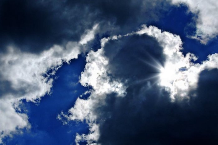 Ilustračný obrázok k článku V piatok bude slnečno, cez víkend sa počasie zachmúri