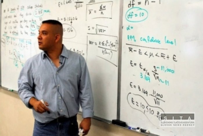 Ilustračný obrázok k článku Firma vyhrala verejnú súťaž. Školy interaktívne tabule nemajú