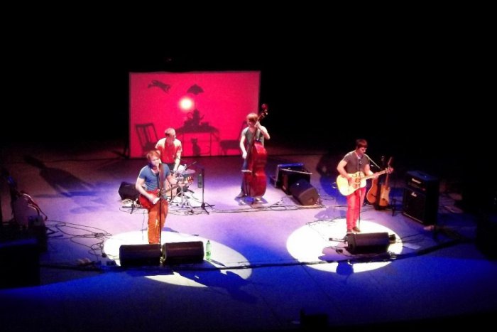 Ilustračný obrázok k článku Koncert Tomáša Klusa očami Žilinčanky: Hity striedali vtipné hlášky