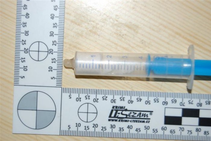 Ilustračný obrázok k článku Razia kukláčov v Žiline: Policajti v byte hľadali drogy