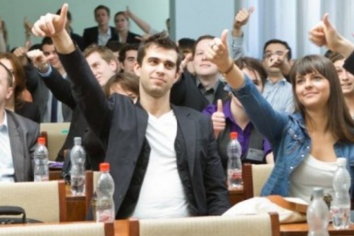 Ilustračný obrázok k článku EÚ má nedostatok peňazí na stáže študentov