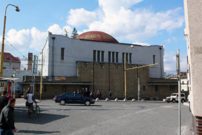 Ilustračný obrázok k článku Futbal a umenie sa spojili:  MŠK chce pomôcť synagóge