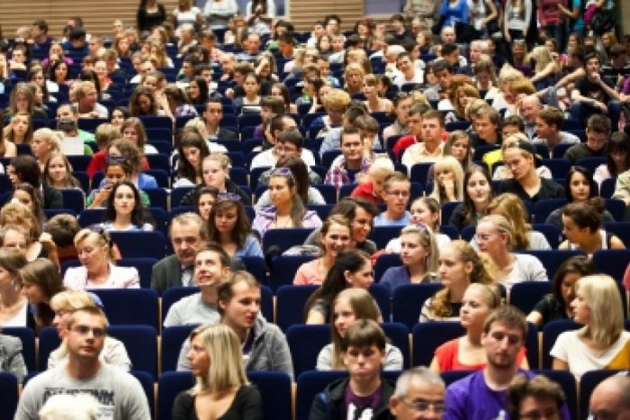 Ilustračný obrázok k článku Skvelé správy pre študentov: Odvody možno nebudú musieť platiť vôbec!