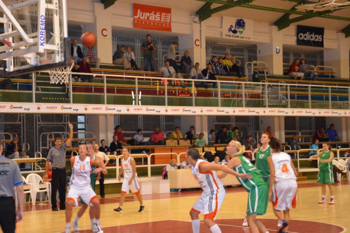 Ilustračný obrázok k článku Ruža v Izraeli nevyhrala, doma zvalcovala Ostravu