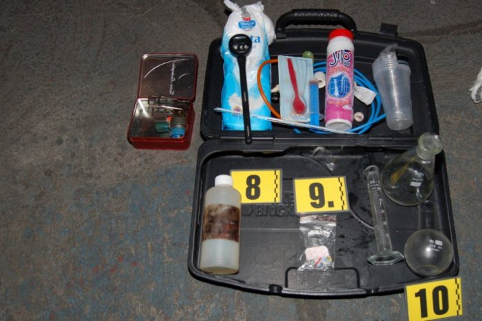 Ilustračný obrázok k článku Úspešná akcia policajtov: Vypátrali drogové laboratórium