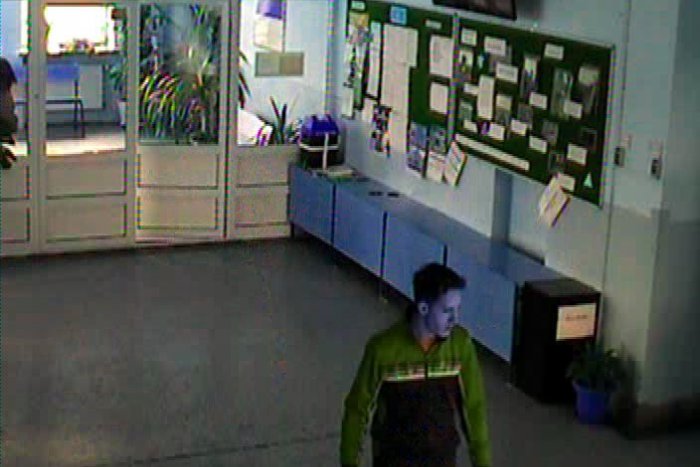 Ilustračný obrázok k článku Kradol na žiarskom gympli. Pozrite si fotky zlodeja!