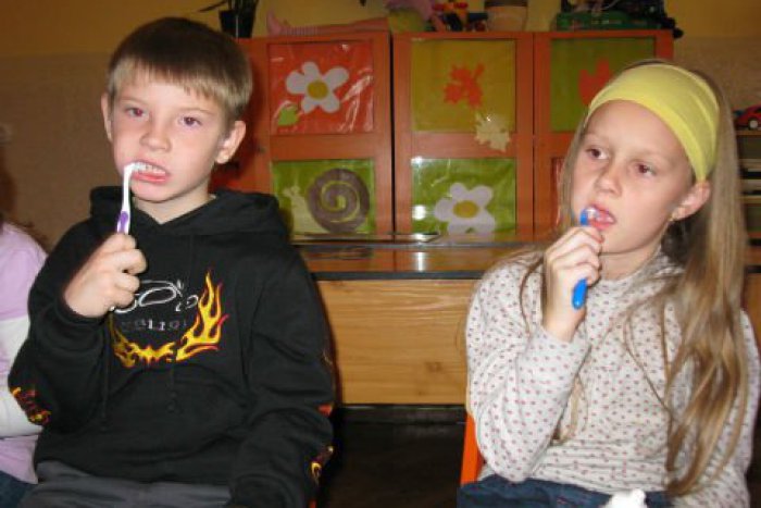 Ilustračný obrázok k článku Žiaci sa učili ako si správne umývať zuby