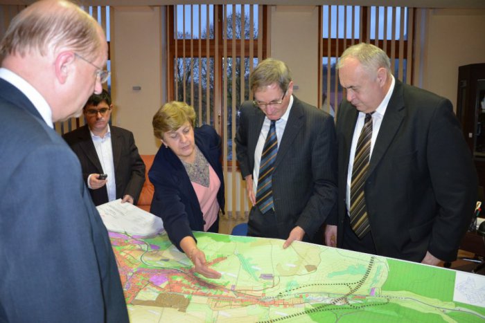 Ilustračný obrázok k článku Pavol Hrušovský: Musíme hľadať spoločnú reč s poslancami Smeru