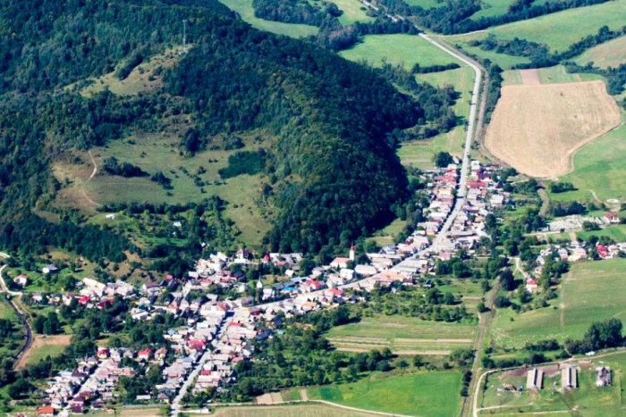 Ilustračný obrázok k článku Chcete vedieť viac o Muránskej Dlhej Lúke? Prečítajte si Dlholúcke zvesti