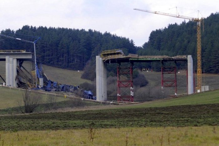 Ilustračný obrázok k článku Na kurimanskom moste sa stále nepracuje. Stavbu môže povoliť vyšetrovateľ