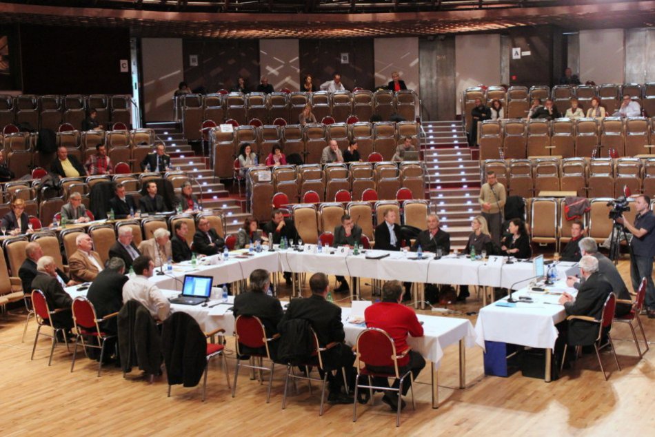 Ilustračný obrázok k článku Dom kultúry v Hlohovci čaká rekonštrukcia: Elektrinu v budove opravia za peniaze pre Empírové divadlo